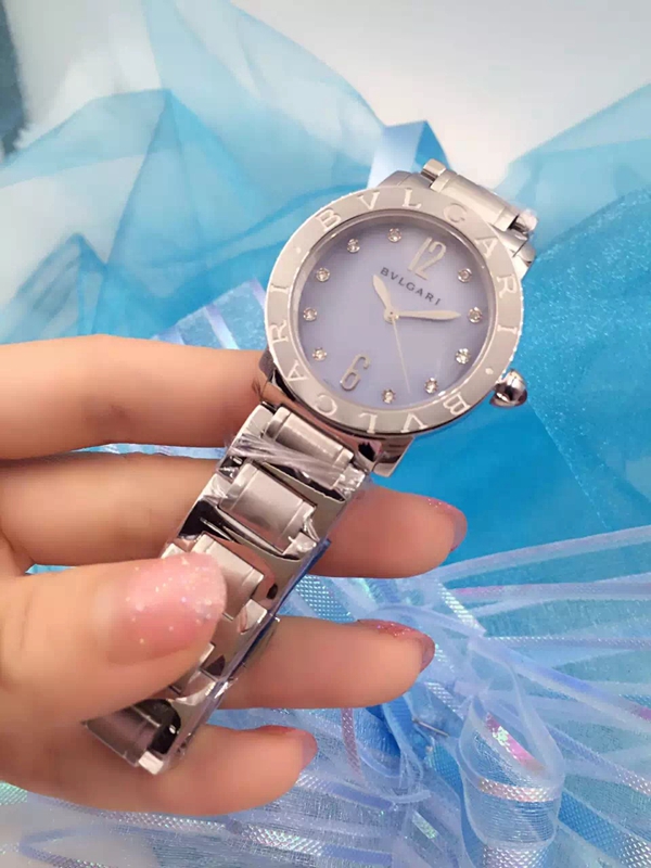 ブルガリ時計正面デザイン